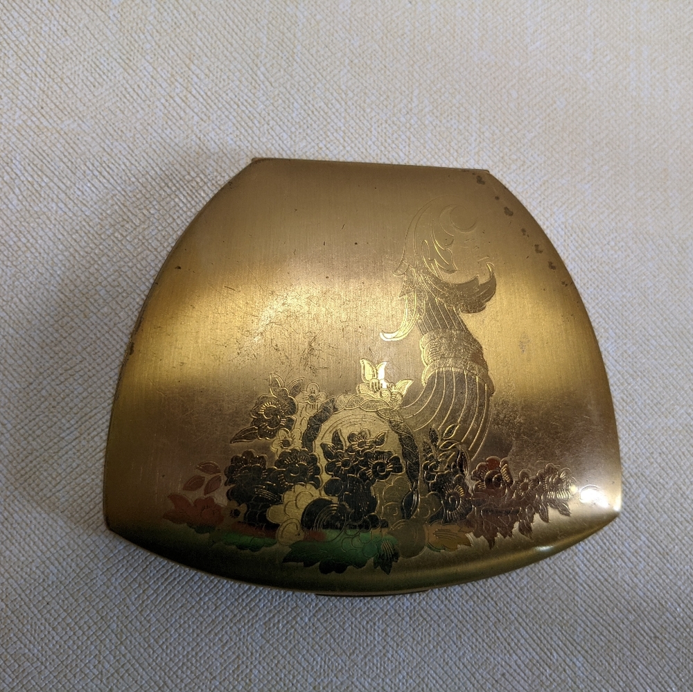 VINTAGE ELGIN AMERICAN GOLD TONE FACE POWDER COMPACT, CORNUCOPIA DESIGN Metal